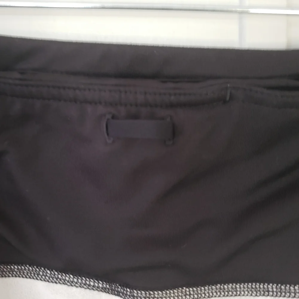 Athleta Black and White Acceleration Running Shorts 3.5" - Picture 9 of 14